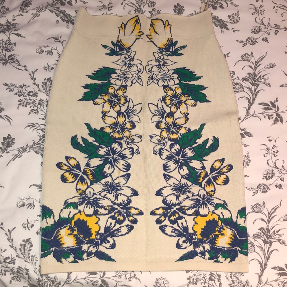 BCBGMAXAZRIA Midi Skirt